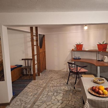 At Pikotiko'S - Korca City Rooms For Rent Exterior foto