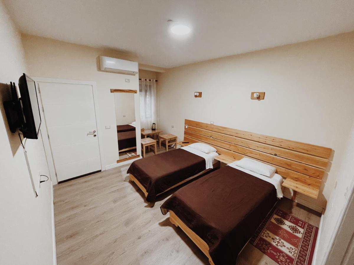 At Pikotiko'S - Korca City Rooms For Rent Exterior foto