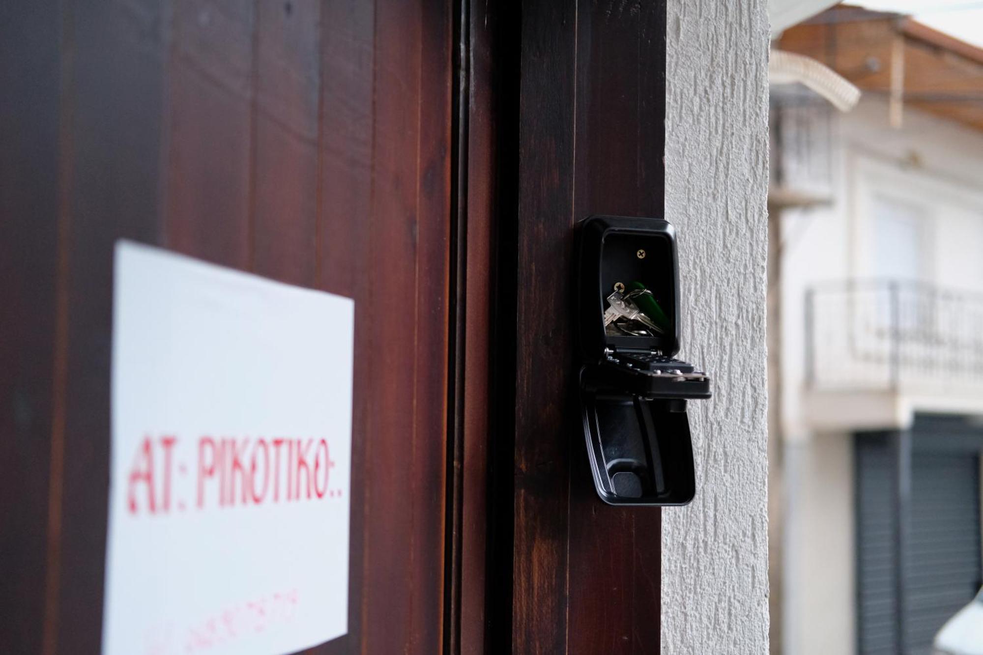 At Pikotiko'S - Korca City Rooms For Rent Exterior foto
