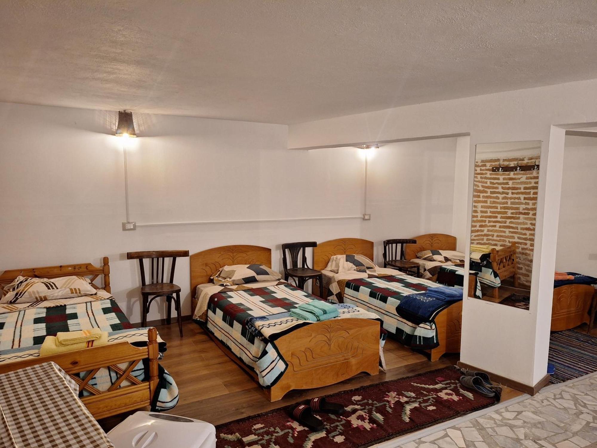 At Pikotiko'S - Korca City Rooms For Rent Exterior foto