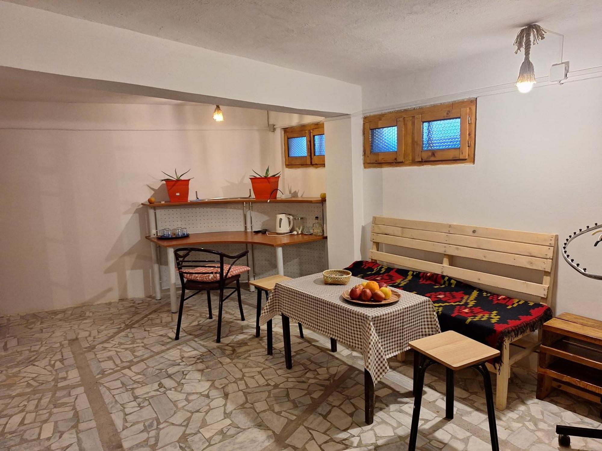 At Pikotiko'S - Korca City Rooms For Rent Exterior foto